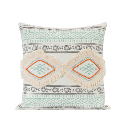 Coussin à pompons style bohème