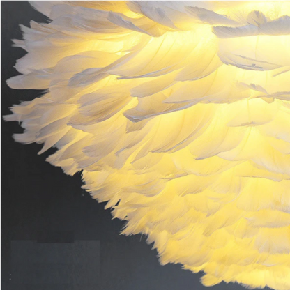 Pendentif géométrique unique Manrique avec des accents de plumes