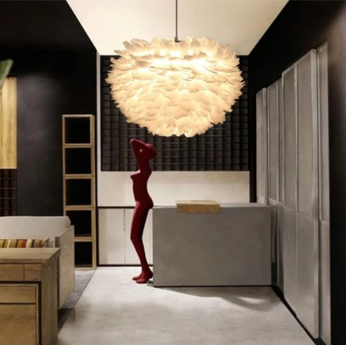 Pendentif géométrique unique Manrique avec des accents de plumes