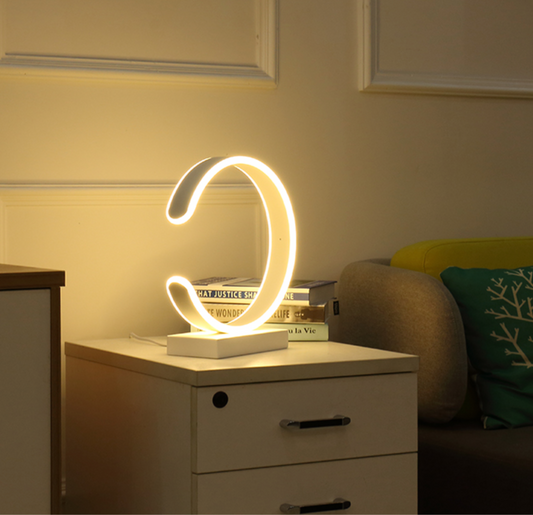 Lampe de table monochrome à LED demi-lune GIOVANNI