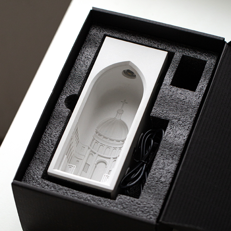 Veilleuse en béton du château d'Akiana