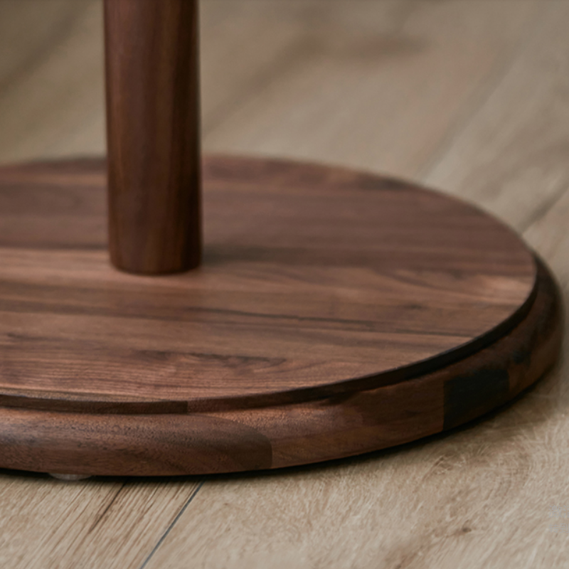 Porte-manteau à rivets en bois massif Artur