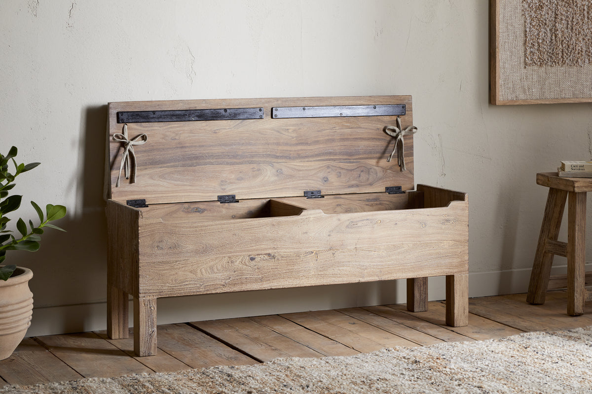 Banc de rangement Teni en bois recyclé avec coussin en lin rembourré - Naturel