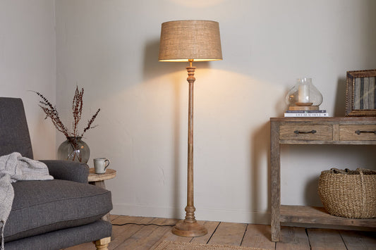 Lampadaire classique en bois Usha - Naturel
