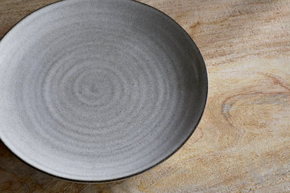 Assiette plate en faïence Valinha - Gris
