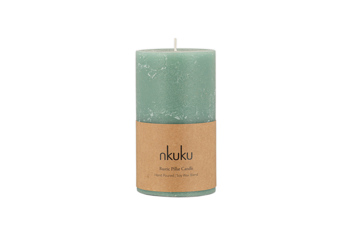 Bougie pilier rustique au soja – Vert sauge – Petite