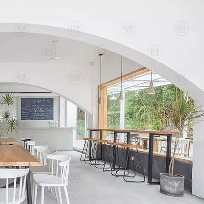 Table de bar Madeleine en bois massif avec bords vivants de style nordique