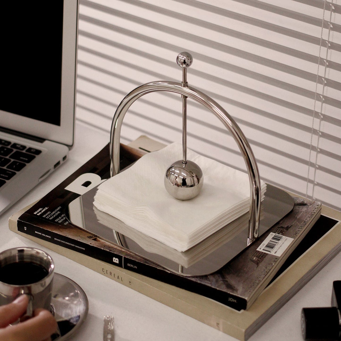 Porte-serviettes en métal acanthe