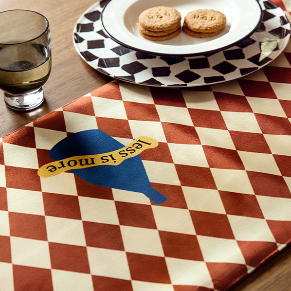 Chemin de table à carreaux Curran