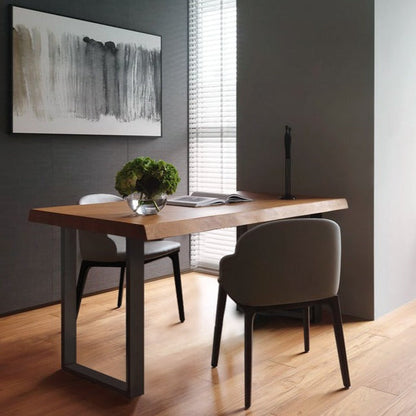 Bureau d'étude en bois massif JONAH, design scandinave et nordique, avec bords vivants