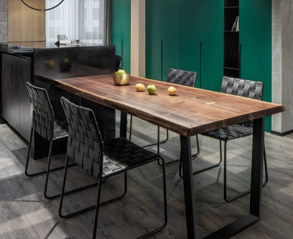 Table à manger Jasper Live Natural Edge en bois massif (choisissez parmi 4 couleurs)