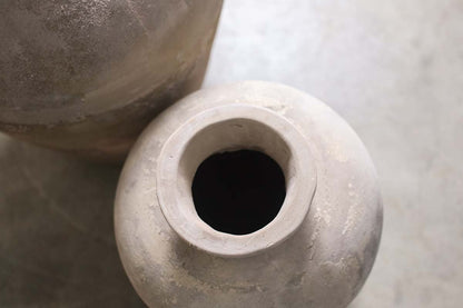 Grand pot conique en argile Affiti